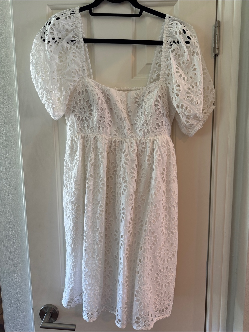 Lilly Pulitzer White Eyelet Puff Sleeve Dress Sz 2/4